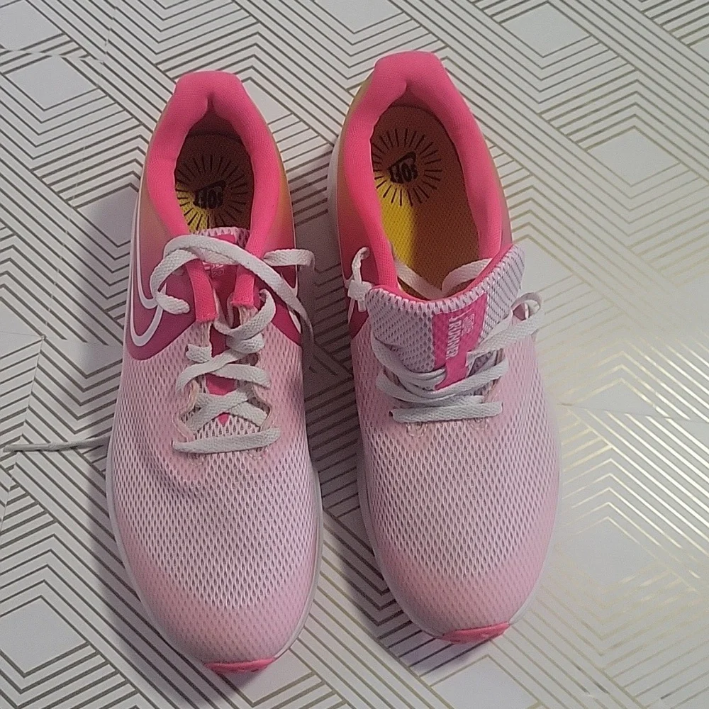 💖Nike sneakers (White/Pink and yellow)💖 - Picture 2 of 4